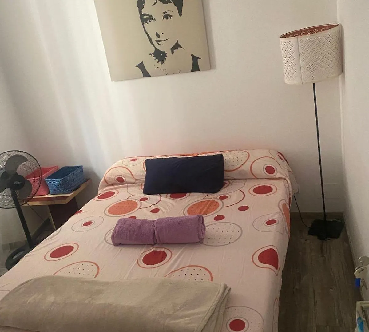 Pilar 2 Bed & Breakfast Barselona İspanya