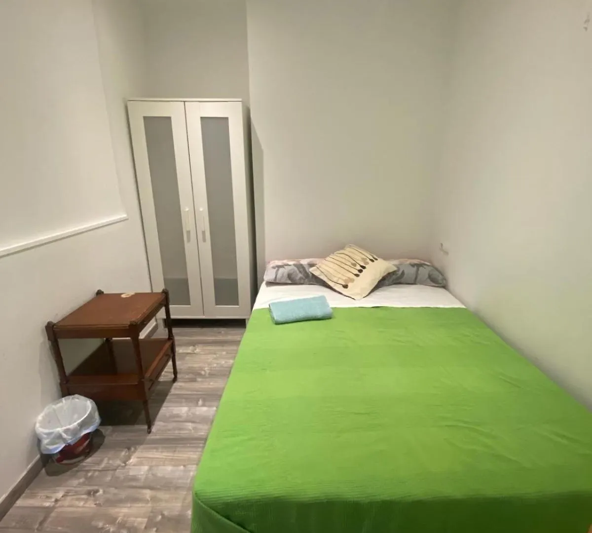 Pilar 2 Bed & Breakfast Barselona